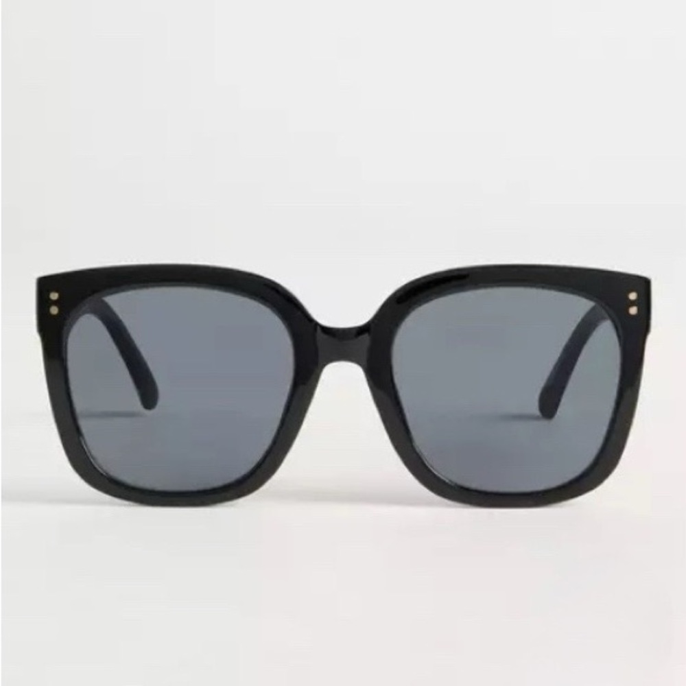 NWT TORRID Angular Square Smoke Lens Sunglasses - Black